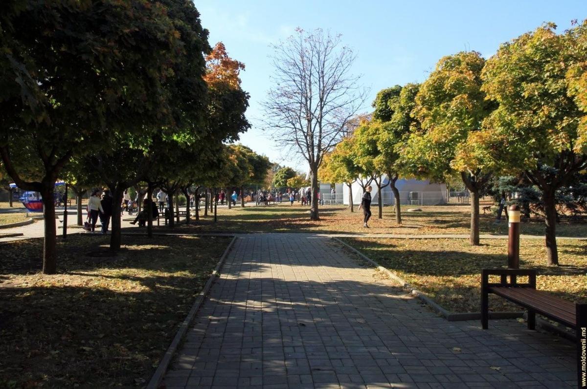 Afganskii Park Apartment Chisinau Luaran gambar